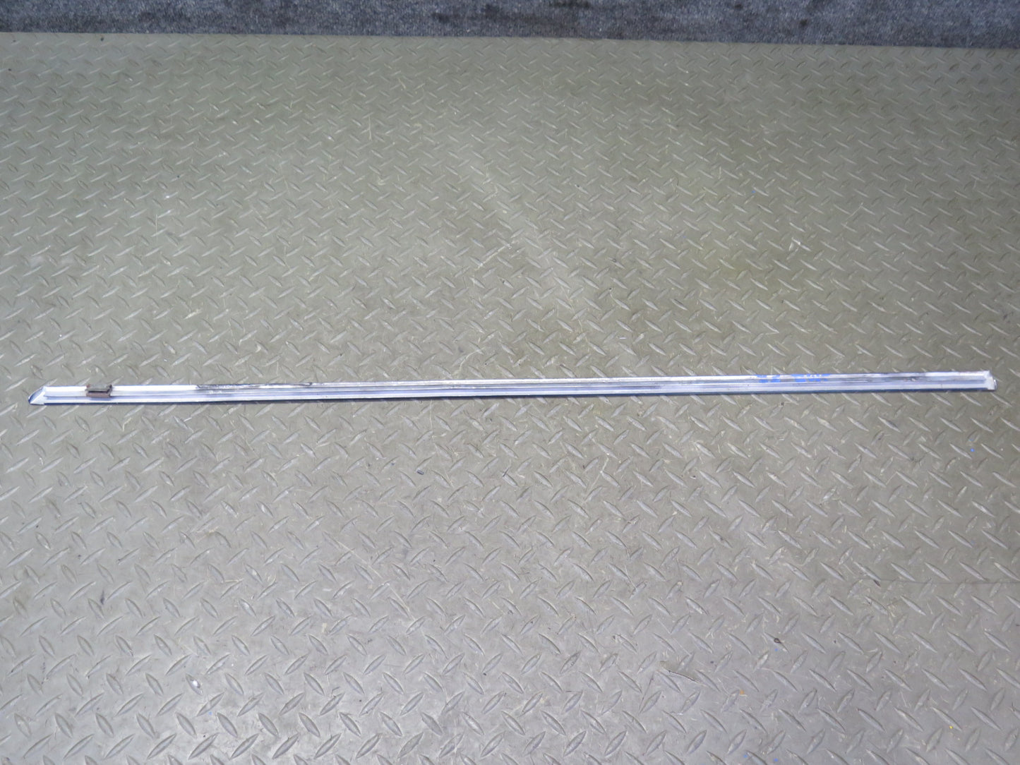 74-83 Mercedes W123 Front Right Door Window Chrome Trim Cover Molding Set OEM