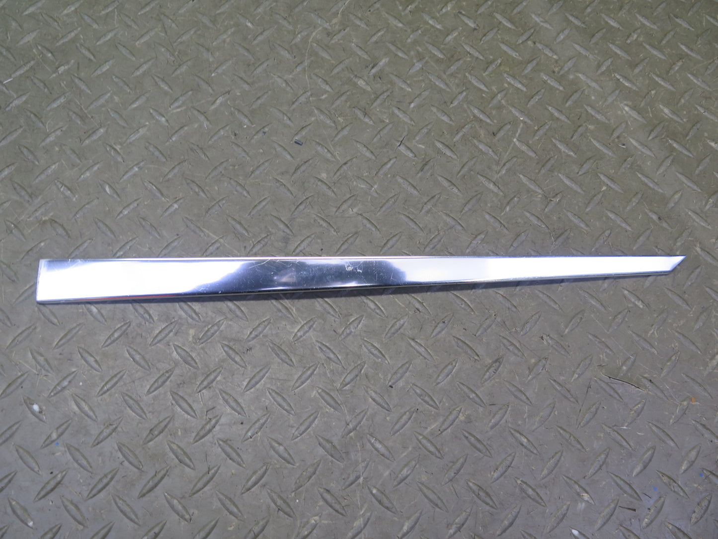 74-83 Mercedes W123 Front Right Door Window Chrome Trim Cover Molding Set OEM