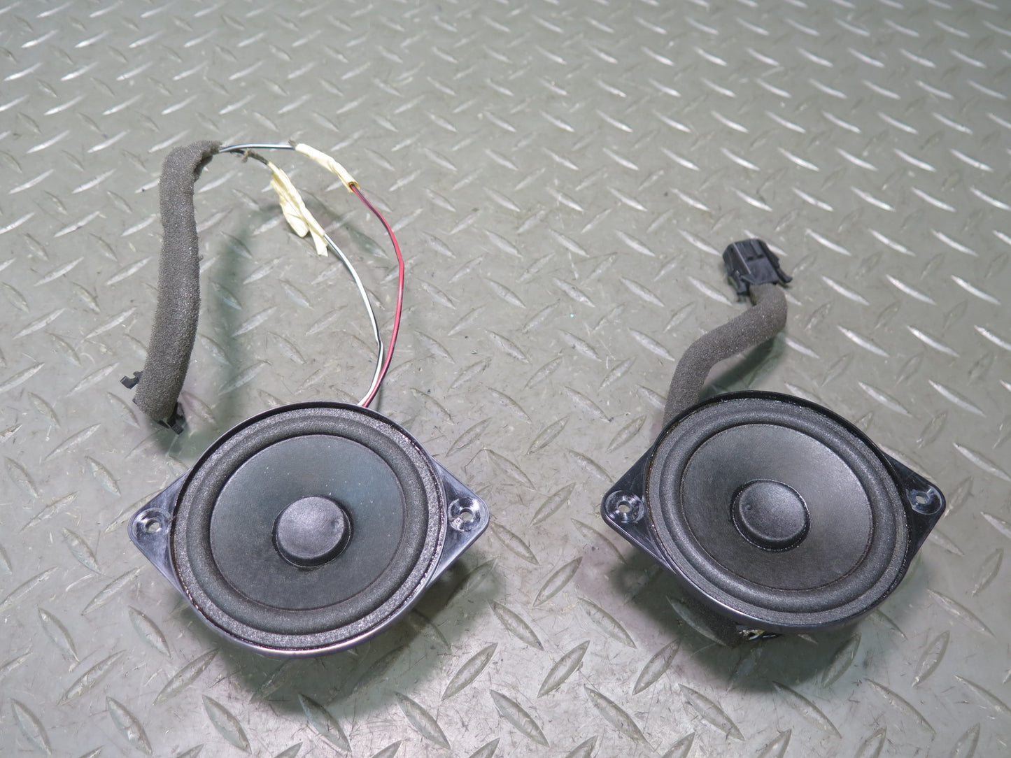 2006-2012 Bentley Flying Spur Front Left & Right Side Door Audio Speaker Set