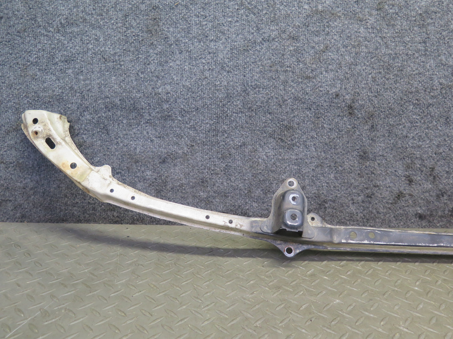 98-00 Lexus UCF20L LS400 Front Bumper Reinforcement Upper Bracket Bar OEM
