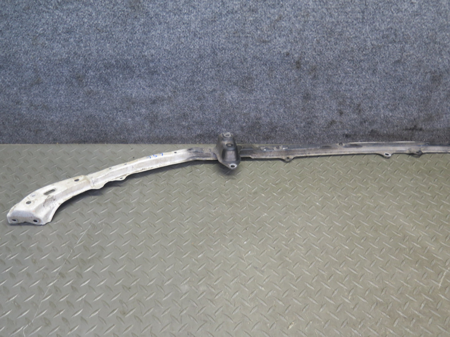 98-00 Lexus UCF20L LS400 Front Bumper Reinforcement Upper Bracket Bar OEM