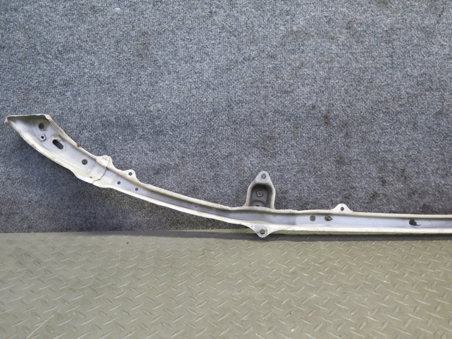 98-00 Lexus UCF20L LS400 Front Bumper Reinforcement Upper Bracket Bar OEM