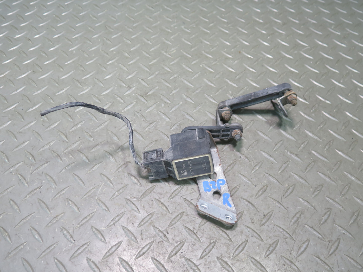 03-08 BMW E85 Z4 Rear Right Suspension Height Level Sensor 6778810 OEM