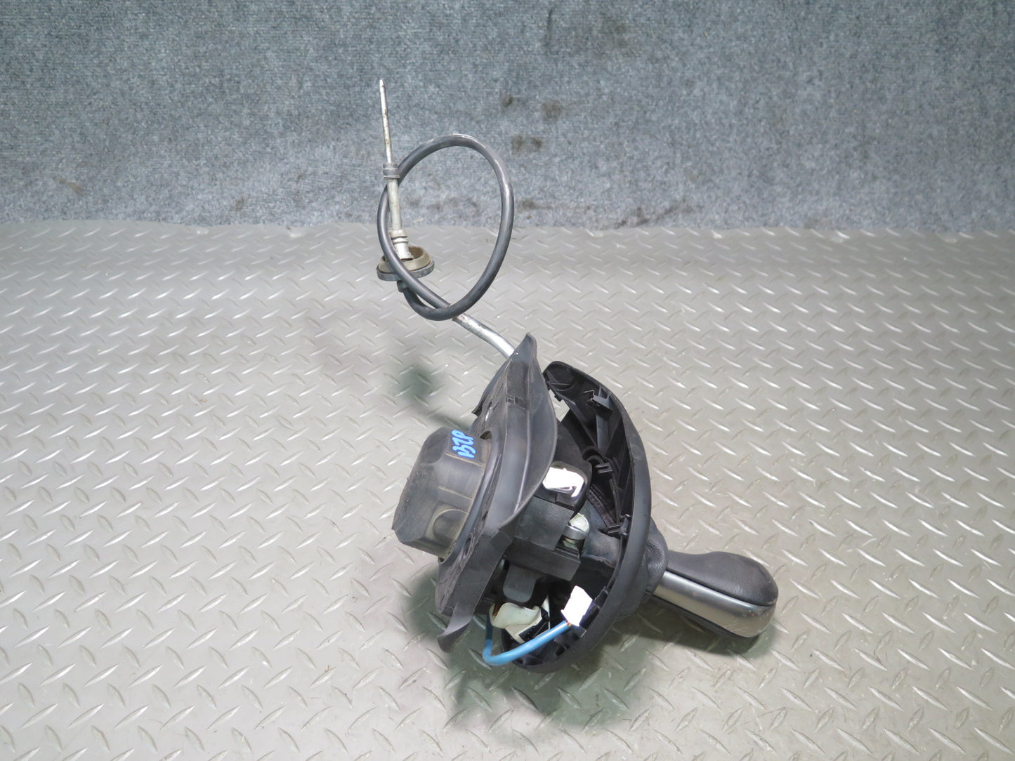 06-08 BMW E85 Z4 3.0L A/T Automatic Transmission Shifter w Knob & Cable Assy OEM