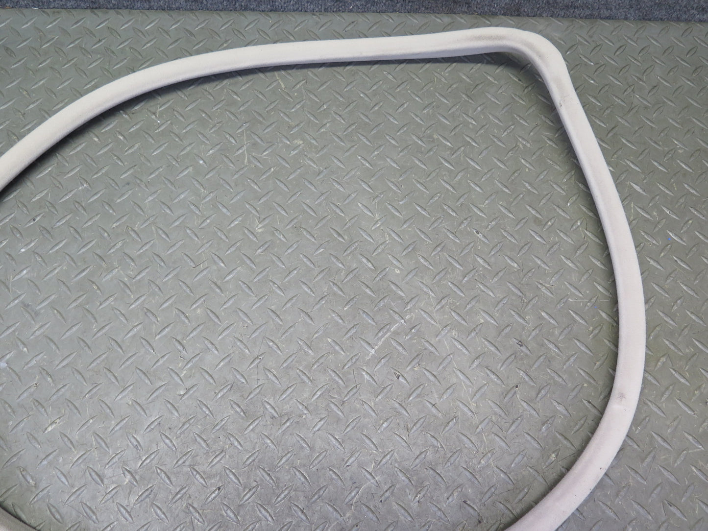 95-00 Lexus UCF20L LS400 Set of 4 Front & Rear Door Weatherstrip Seal Ivory OEM