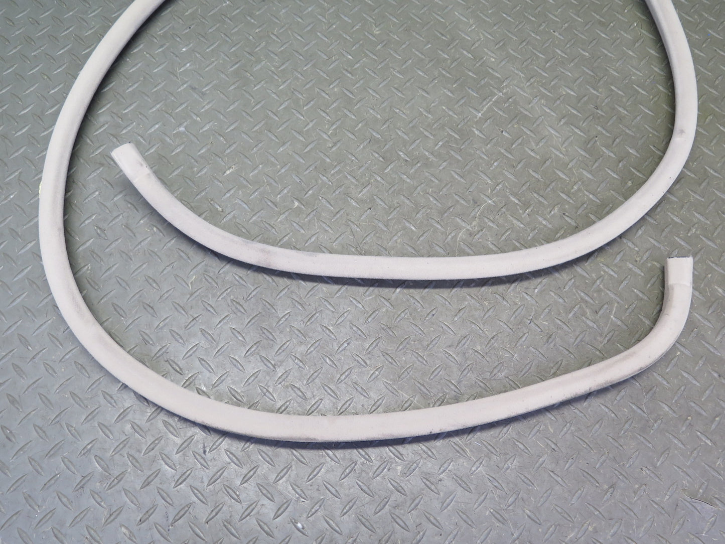95-00 Lexus UCF20L LS400 Set of 4 Front & Rear Door Weatherstrip Seal Ivory OEM
