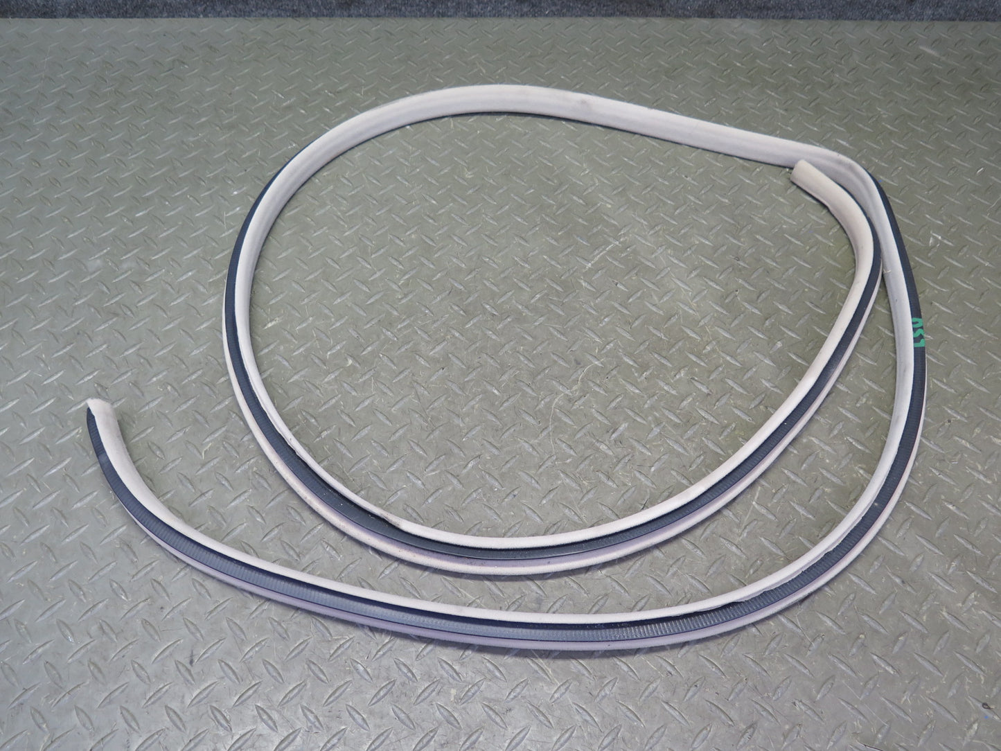 95-00 Lexus UCF20L LS400 Set of 4 Front & Rear Door Weatherstrip Seal Ivory OEM