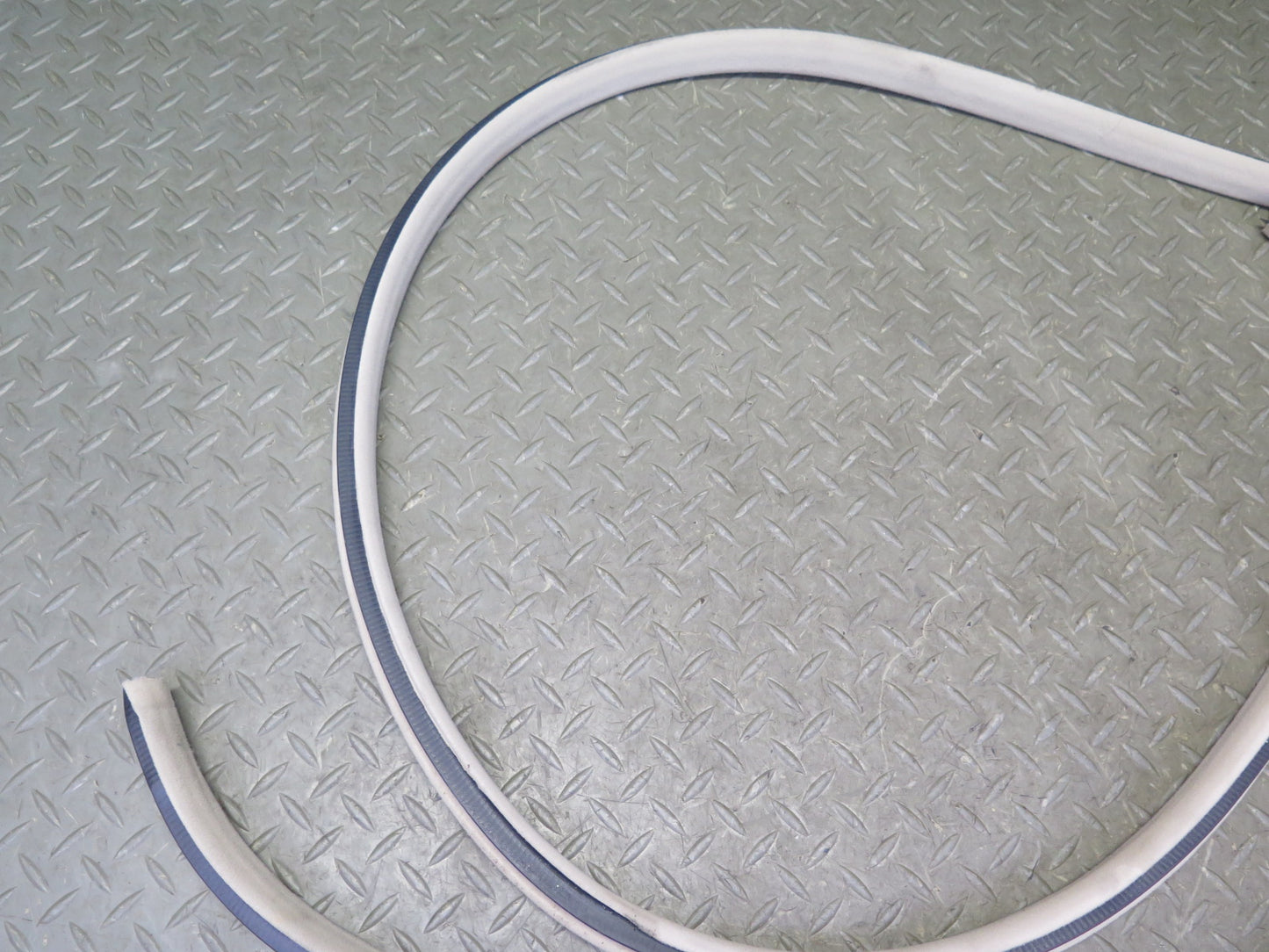 95-00 Lexus UCF20L LS400 Set of 4 Front & Rear Door Weatherstrip Seal Ivory OEM