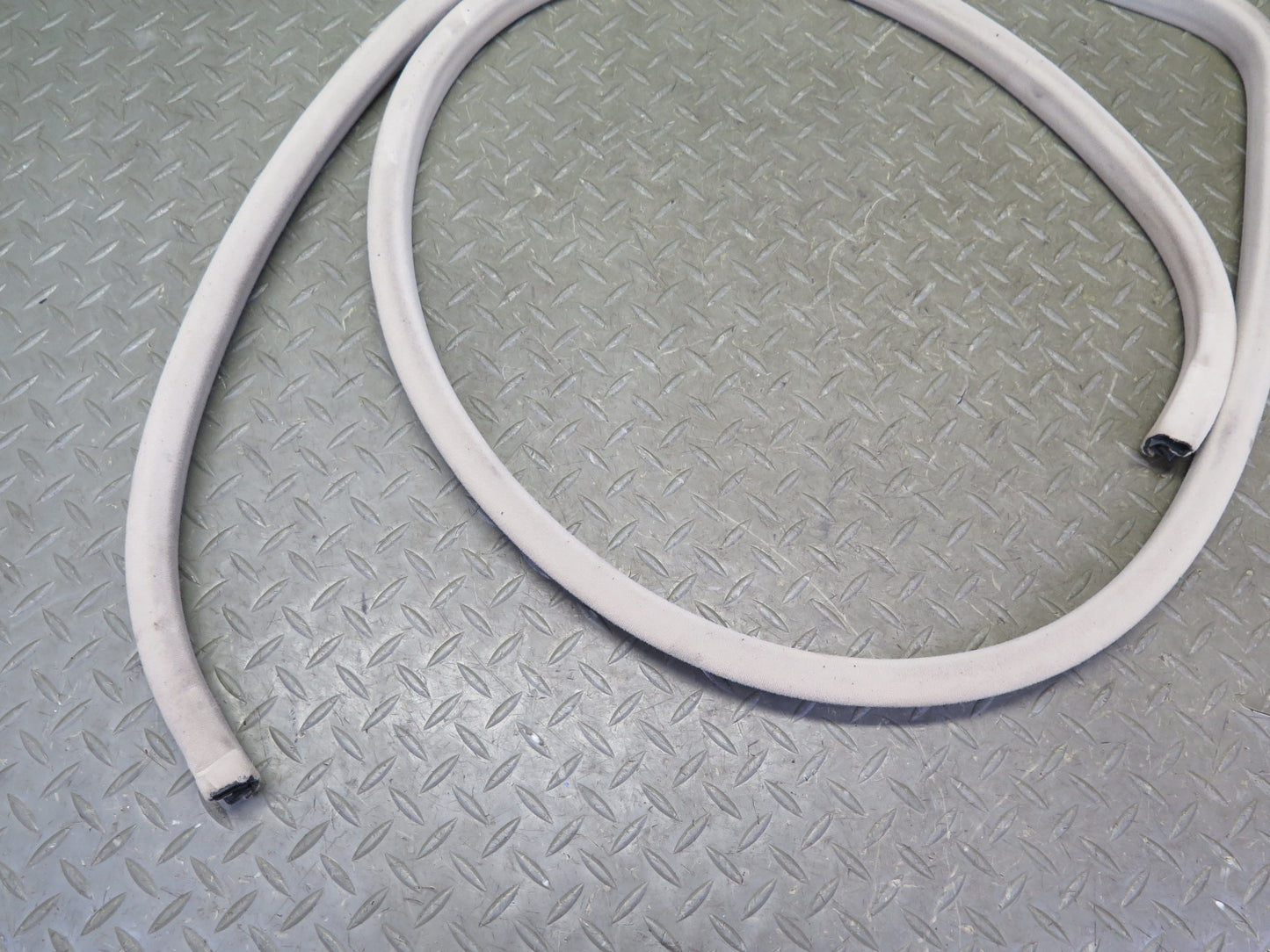 95-00 Lexus UCF20L LS400 Set of 4 Front & Rear Door Weatherstrip Seal Ivory OEM