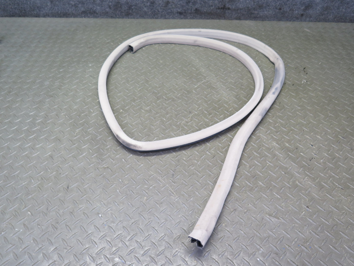 95-00 Lexus UCF20L LS400 Set of 4 Front & Rear Door Weatherstrip Seal Ivory OEM