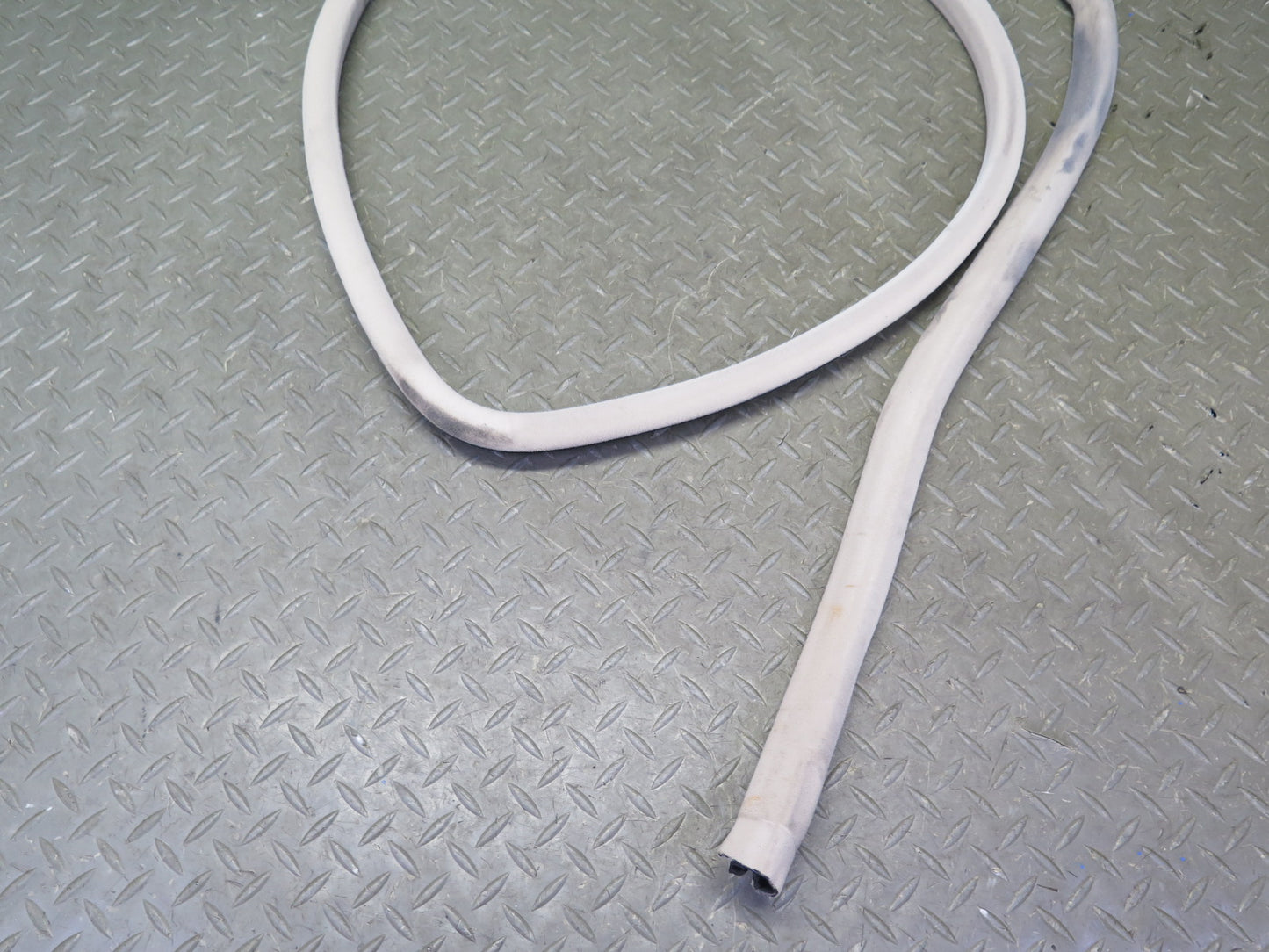 95-00 Lexus UCF20L LS400 Set of 4 Front & Rear Door Weatherstrip Seal Ivory OEM