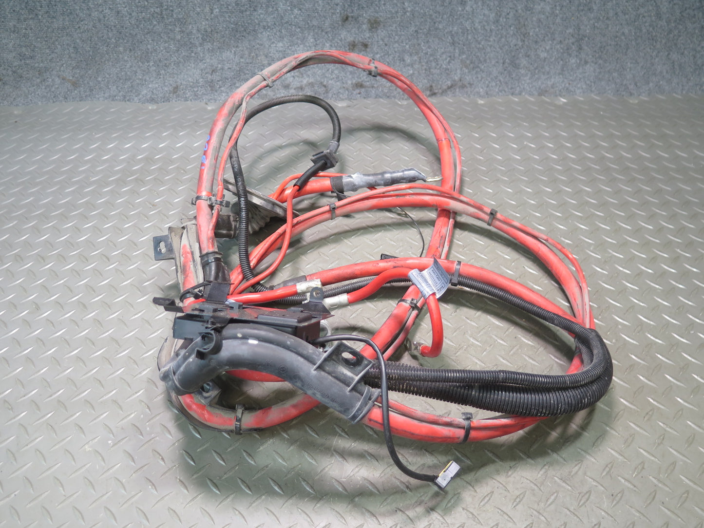 06-08 BMW E85 E86 Z4 3.0L N52 Positive Battery Cable w Clamp & Fuse Box OEM