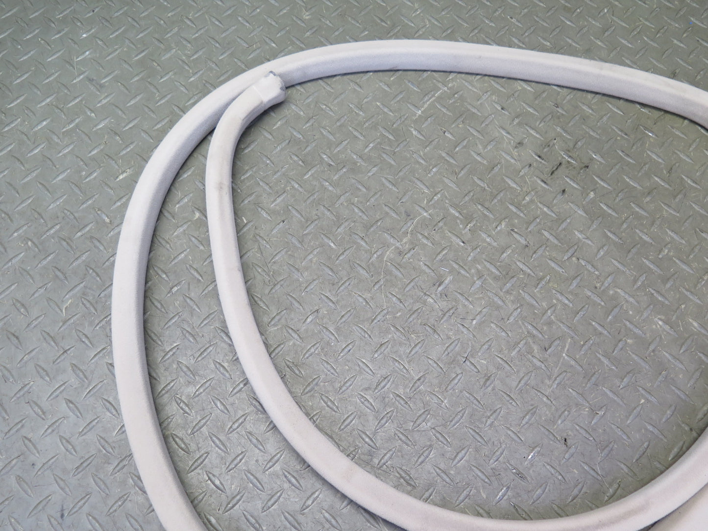 95-00 Lexus UCF20L LS400 Set of 4 Front & Rear Door Weatherstrip Seal Ivory OEM