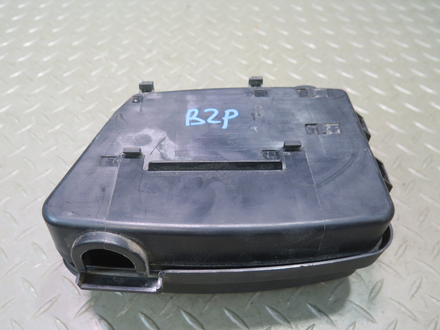 06-08 BMW E86 E85 Z4 N52 3.0L Power Distribution Fuse Relay Box w Housing OEM