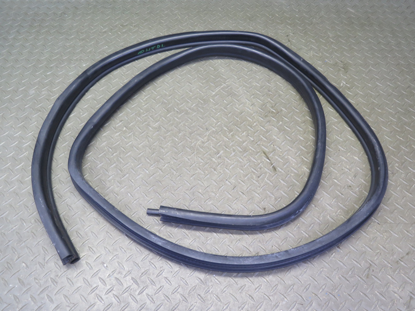 2003-2009 Hummer H2 Front & Rear Door Weatherstrip Rubber Seal Gasket Set of 4