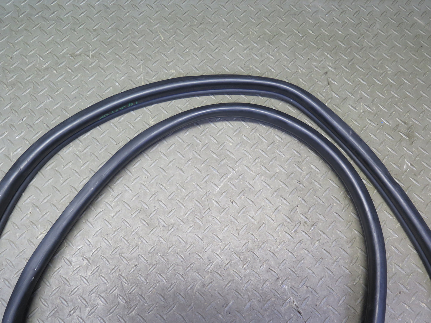 2003-2009 Hummer H2 Front & Rear Door Weatherstrip Rubber Seal Gasket Set of 4