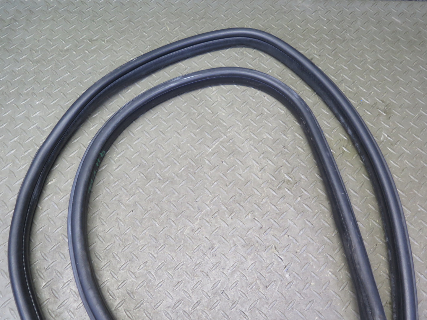 2003-2009 Hummer H2 Front & Rear Door Weatherstrip Rubber Seal Gasket Set of 4