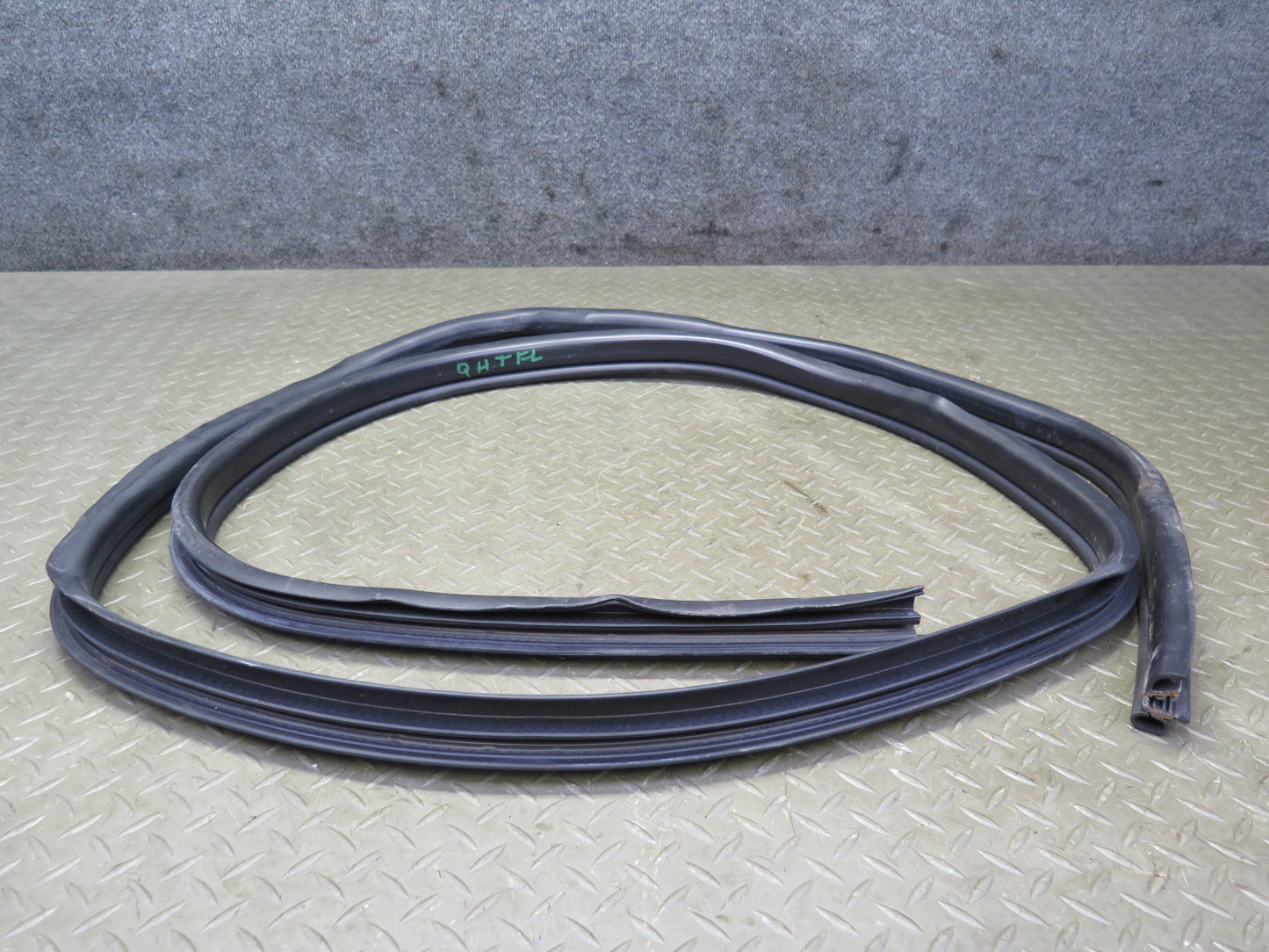 2003-2009 Hummer H2 Front & Rear Door Weatherstrip Rubber Seal Gasket Set of 4