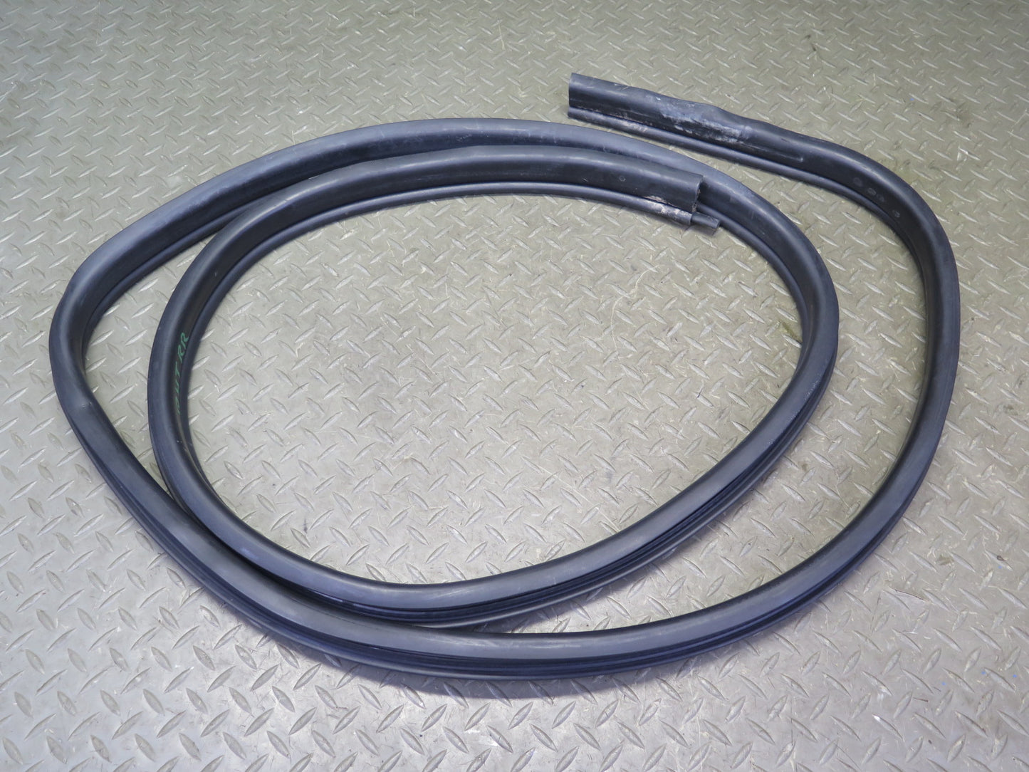 2003-2009 Hummer H2 Front & Rear Door Weatherstrip Rubber Seal Gasket Set of 4