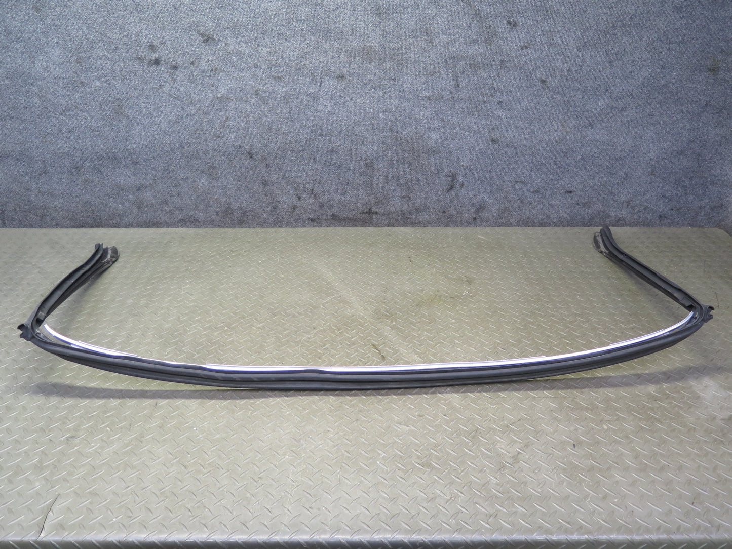 03-08 BMW Z4 E85 Roadster Windshield Frame Upper Weatherstrip Seal Bracket OEM