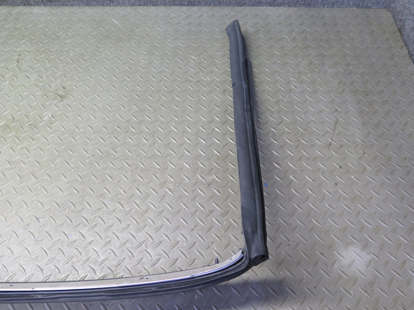 03-08 BMW Z4 E85 Roadster Windshield Frame Upper Weatherstrip Seal Bracket OEM