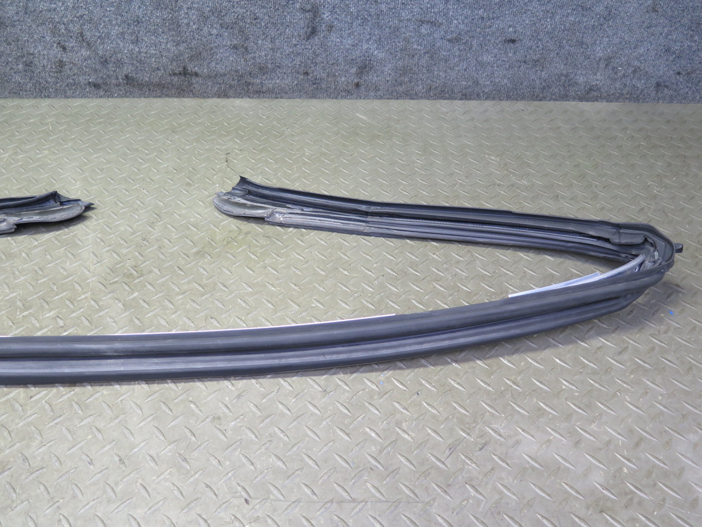 03-08 BMW Z4 E85 Roadster Windshield Frame Upper Weatherstrip Seal Bracket OEM