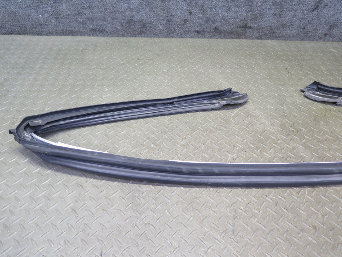 03-08 BMW Z4 E85 Roadster Windshield Frame Upper Weatherstrip Seal Bracket OEM