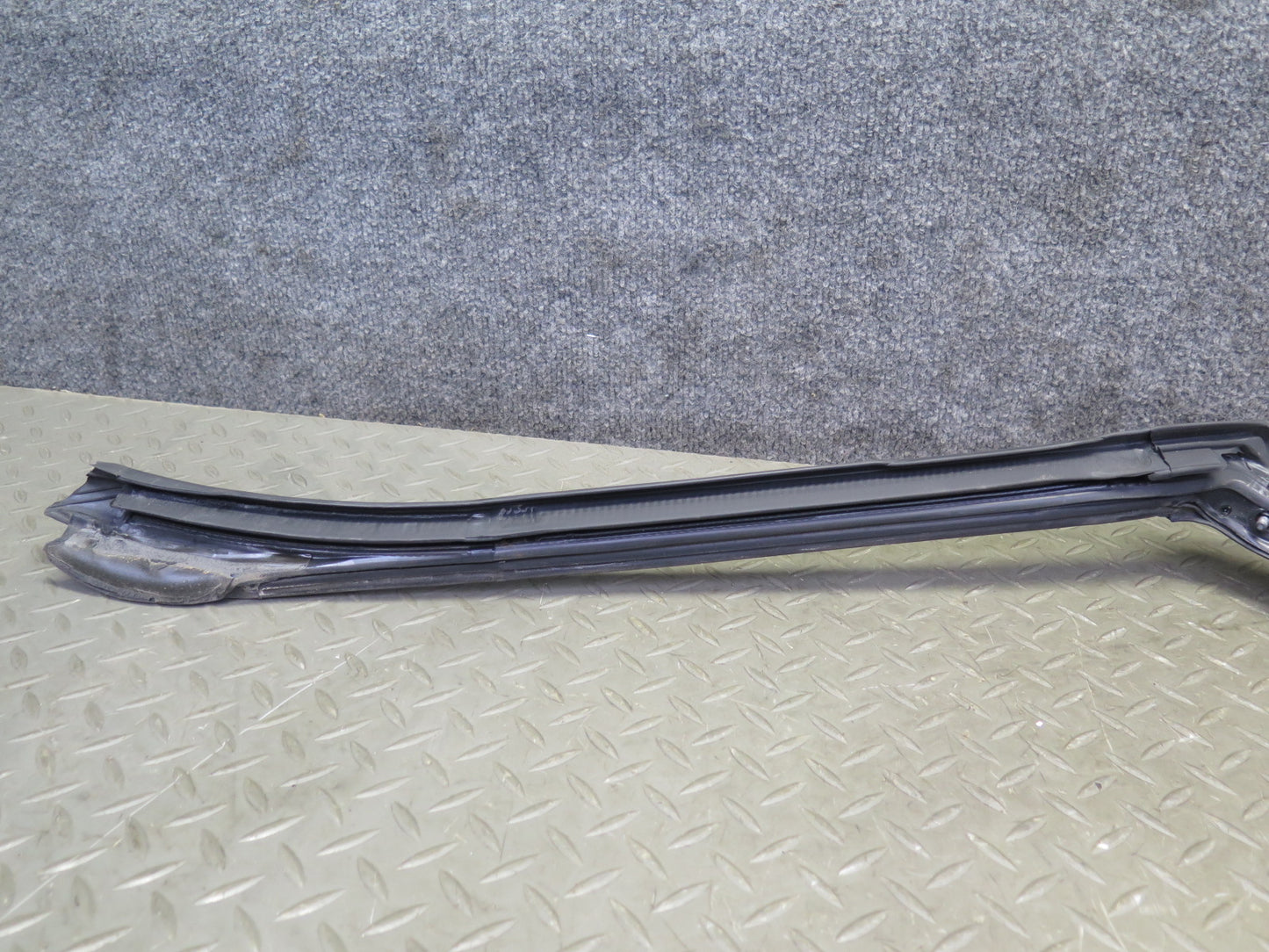 03-08 BMW Z4 E85 Roadster Windshield Frame Upper Weatherstrip Seal Bracket OEM