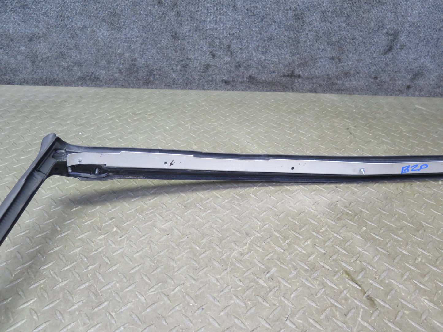 03-08 BMW Z4 E85 Roadster Windshield Frame Upper Weatherstrip Seal Bracket OEM