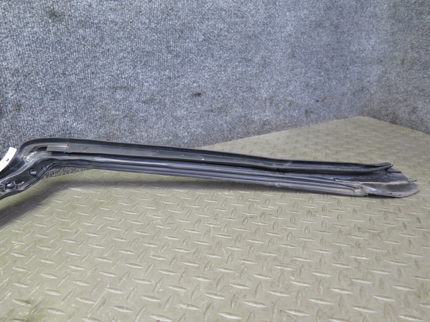 03-08 BMW Z4 E85 Roadster Windshield Frame Upper Weatherstrip Seal Bracket OEM