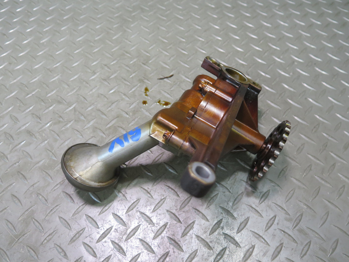 99-02 Mercedes R129 SL500 M113.961 Engine Motor Oil Pump w Pickup Tube OEM