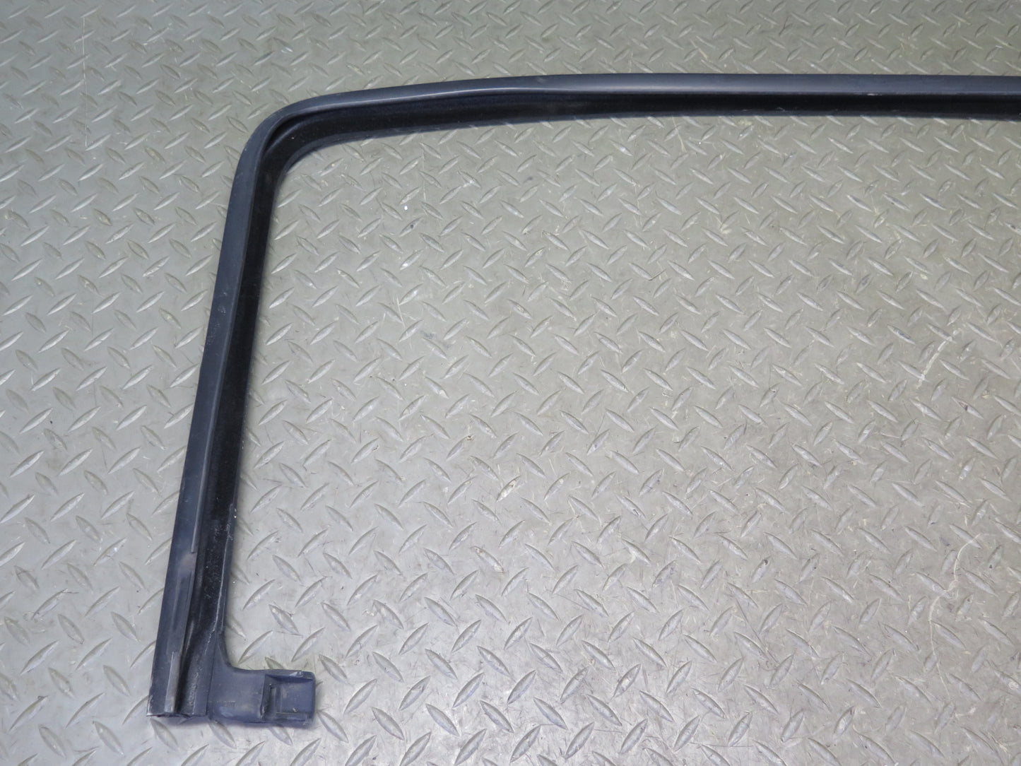2003-2009 Hummer H2 Rear Left Window Outer Inner Weatherstrip Rubber Seal Set