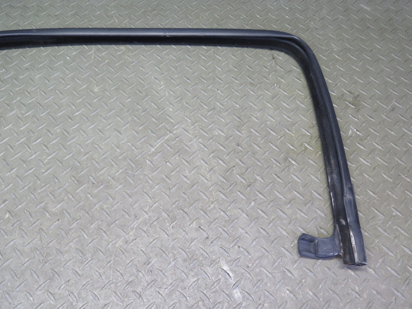 2003-2009 Hummer H2 Rear Left Window Outer Inner Weatherstrip Rubber Seal Set