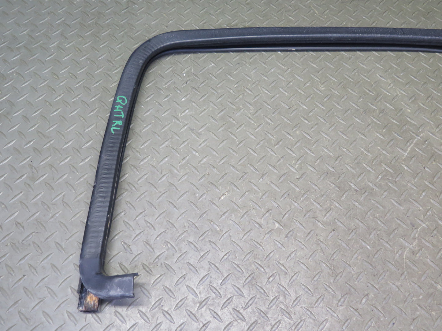 2003-2009 Hummer H2 Rear Left Window Outer Inner Weatherstrip Rubber Seal Set