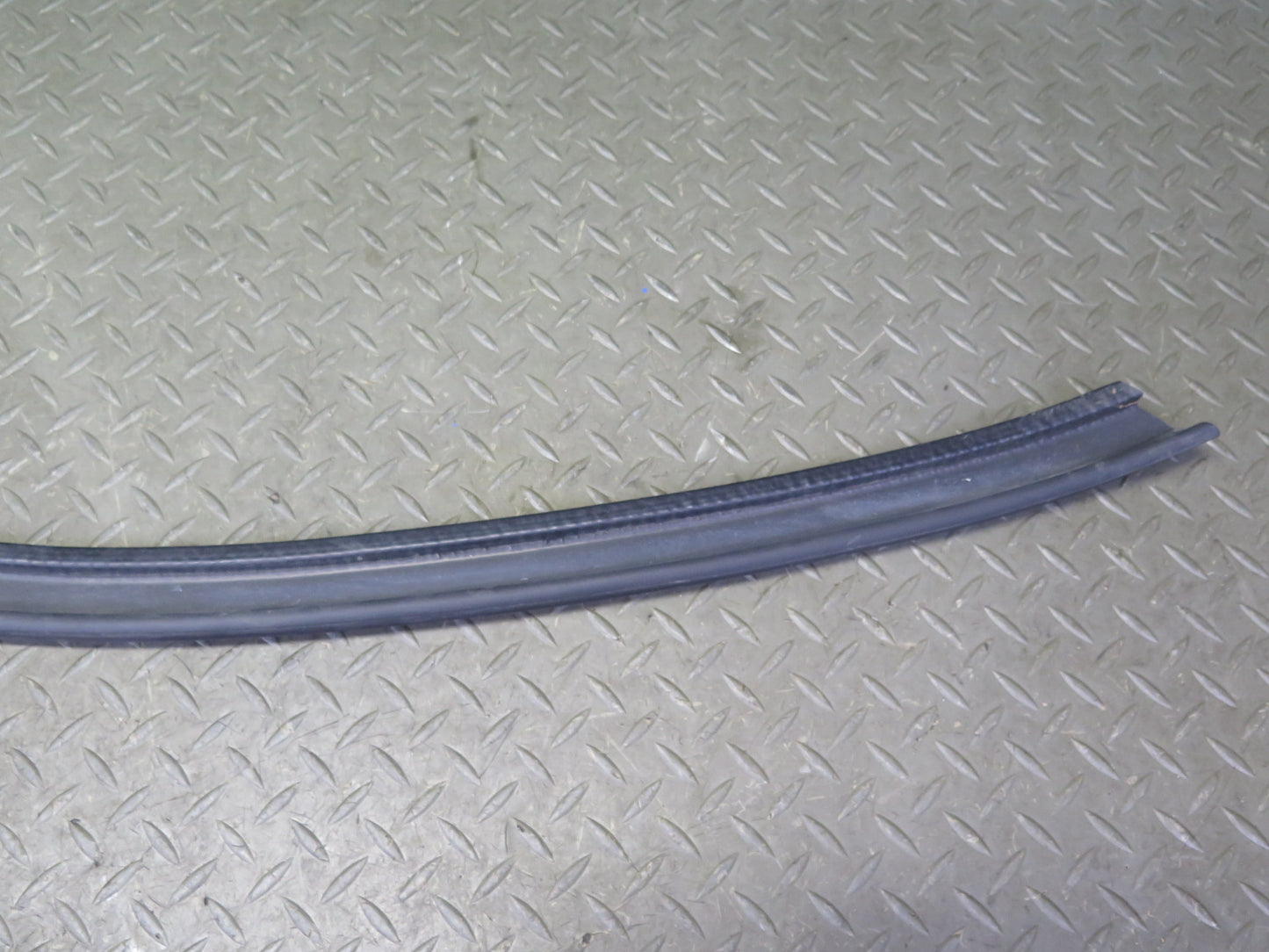 2003-2009 Hummer H2 Rear Left Window Outer Inner Weatherstrip Rubber Seal Set