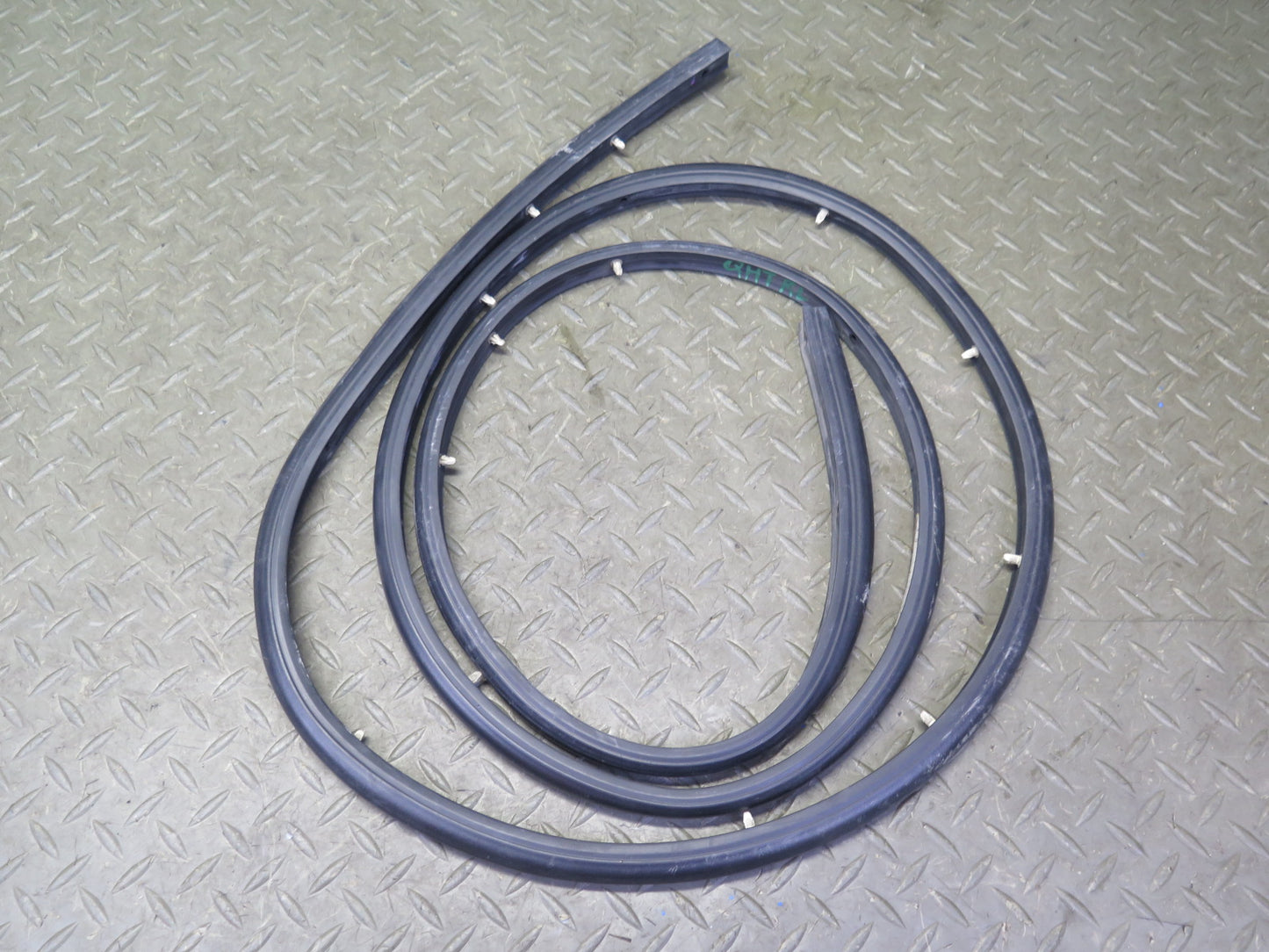 2003-2009 Hummer H2 Rear Left Window Outer Inner Weatherstrip Rubber Seal Set