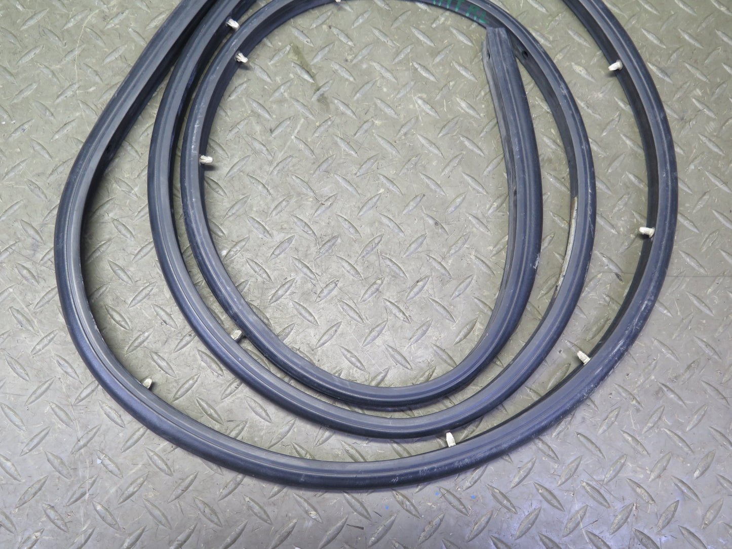 2003-2009 Hummer H2 Rear Left Window Outer Inner Weatherstrip Rubber Seal Set