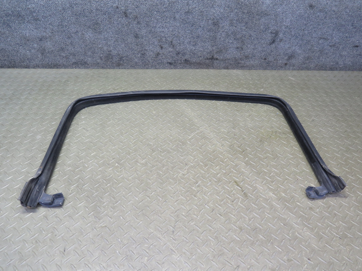 2003-2009 Hummer H2 Rear Right Window Outer Inner Weatherstrip Rubber Seal Set