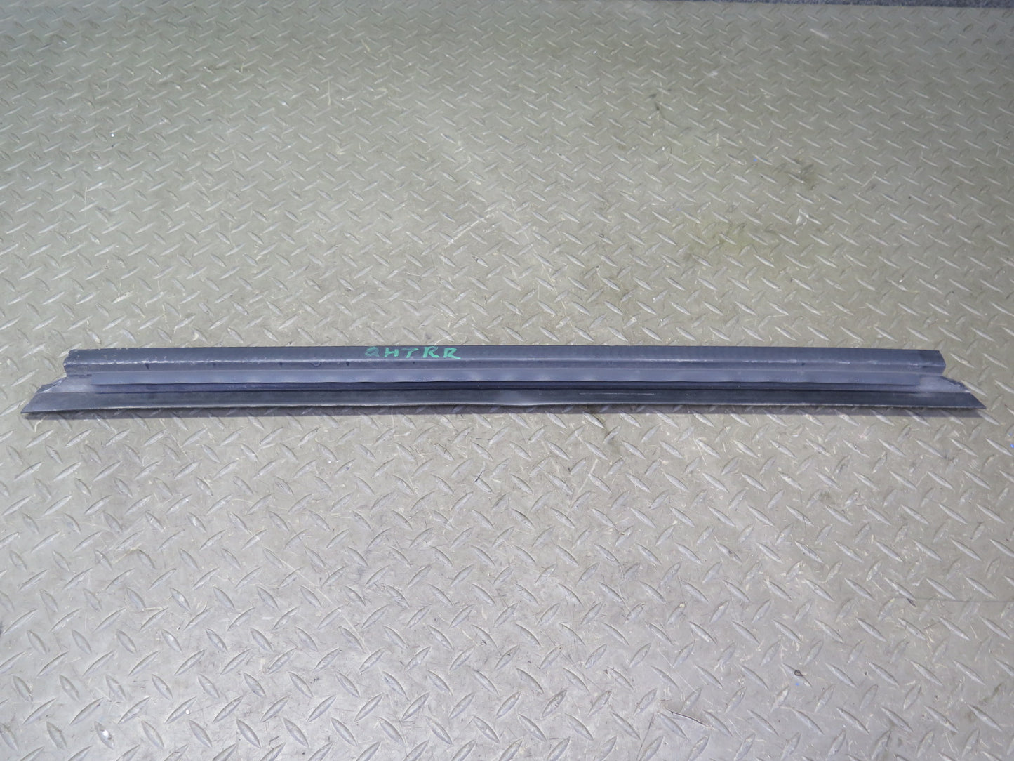 2003-2009 Hummer H2 Rear Right Window Outer Inner Weatherstrip Rubber Seal Set