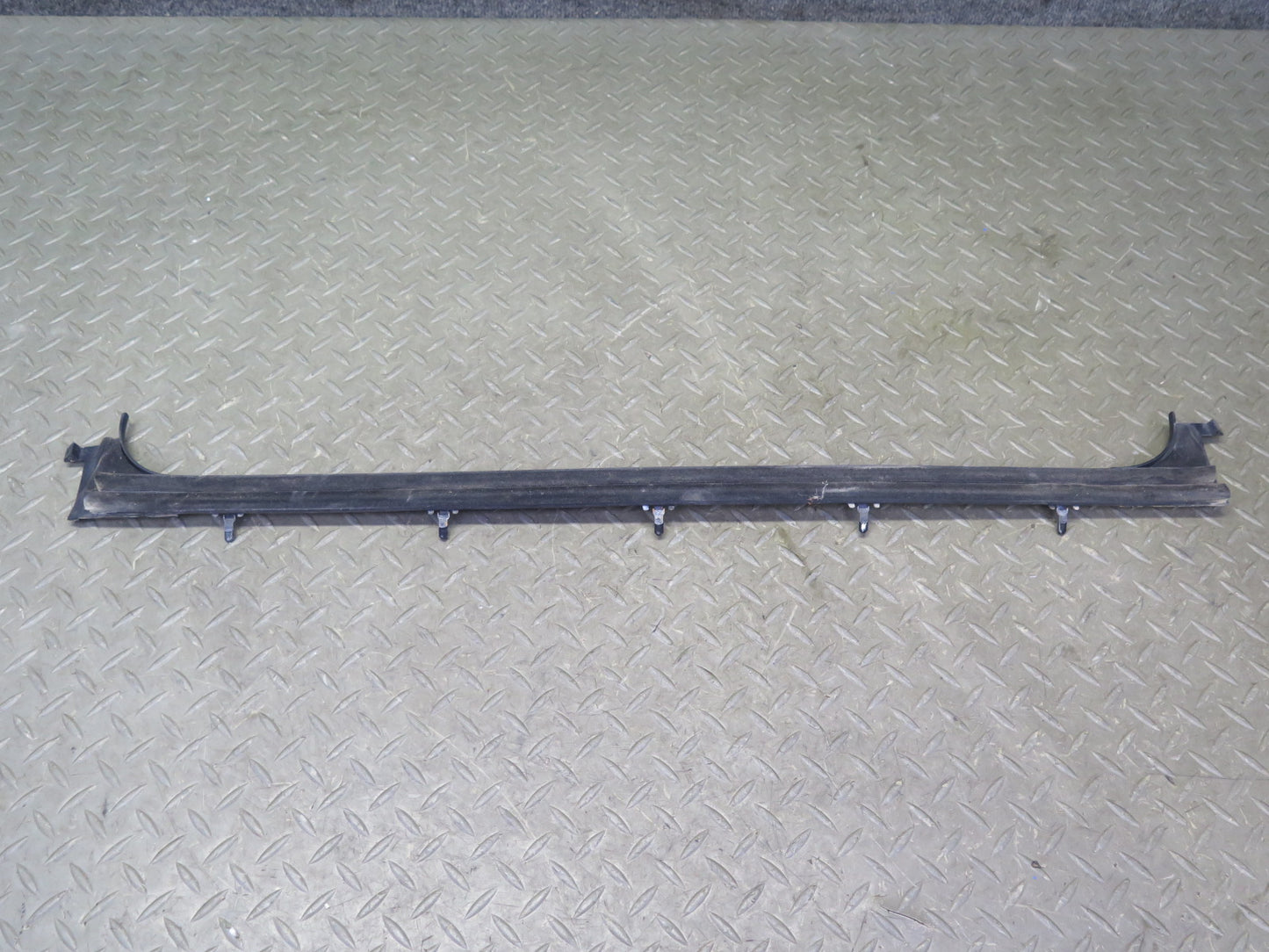 2003-2009 Hummer H2 Rear Right Window Outer Inner Weatherstrip Rubber Seal Set