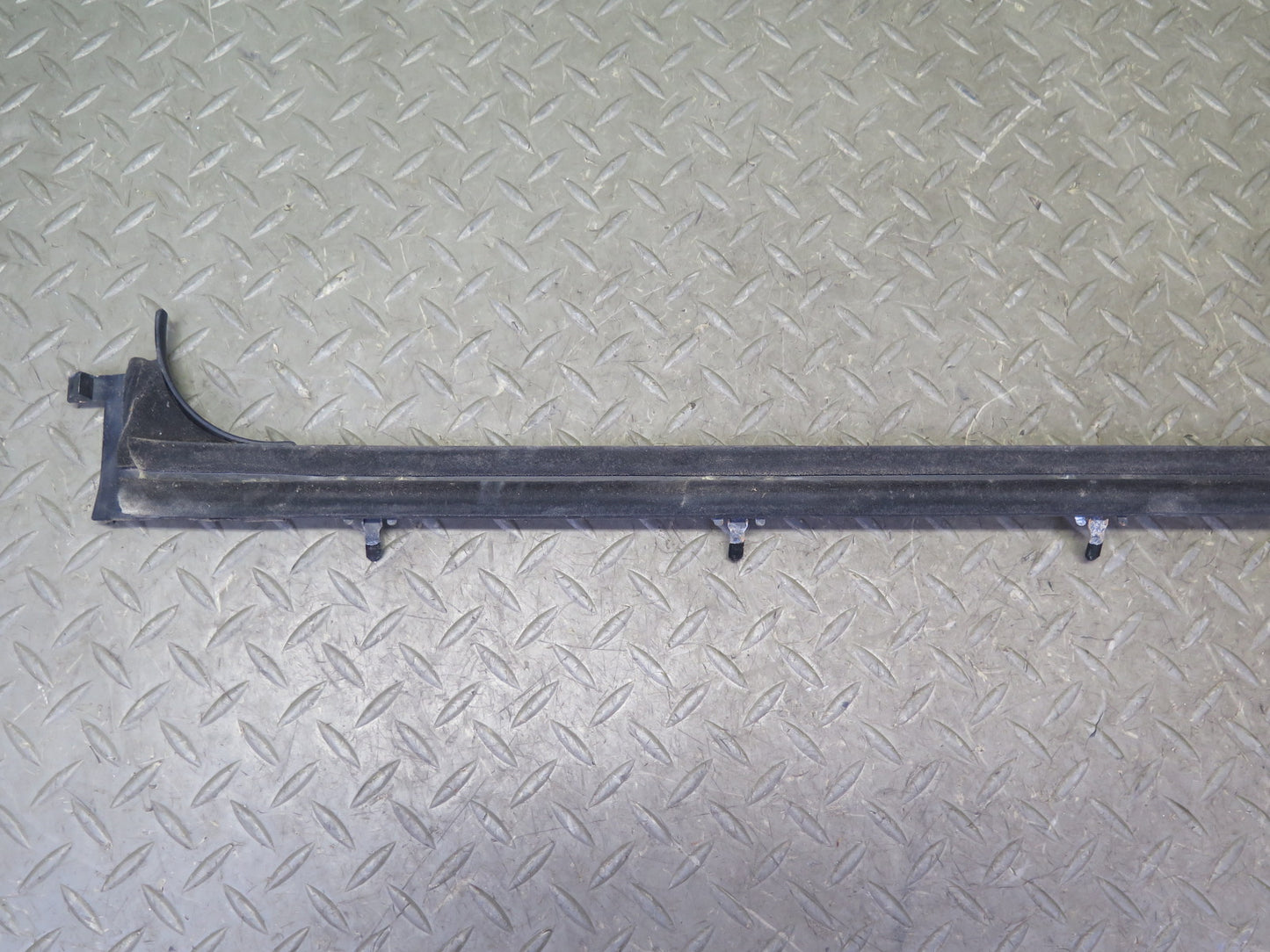 2003-2009 Hummer H2 Rear Right Window Outer Inner Weatherstrip Rubber Seal Set