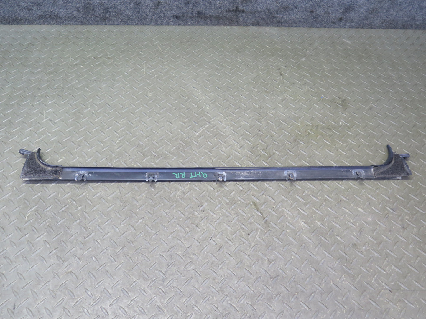 2003-2009 Hummer H2 Rear Right Window Outer Inner Weatherstrip Rubber Seal Set