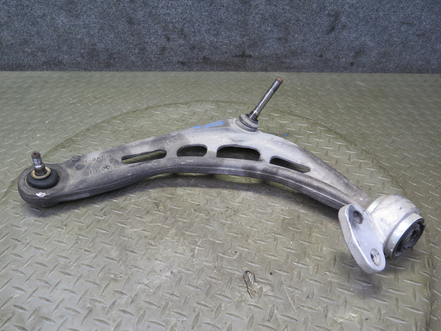 03-08 BMW E85 Z4 Set of 2 Front Left Right Lower Control Arm 110K Miles OEM