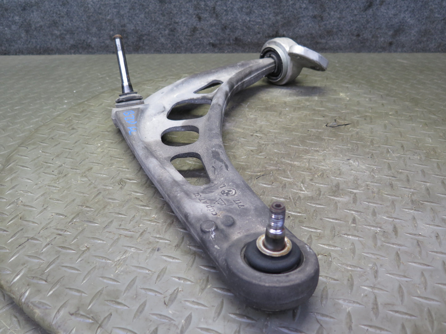 03-08 BMW E85 Z4 Set of 2 Front Left Right Lower Control Arm 110K Miles OEM