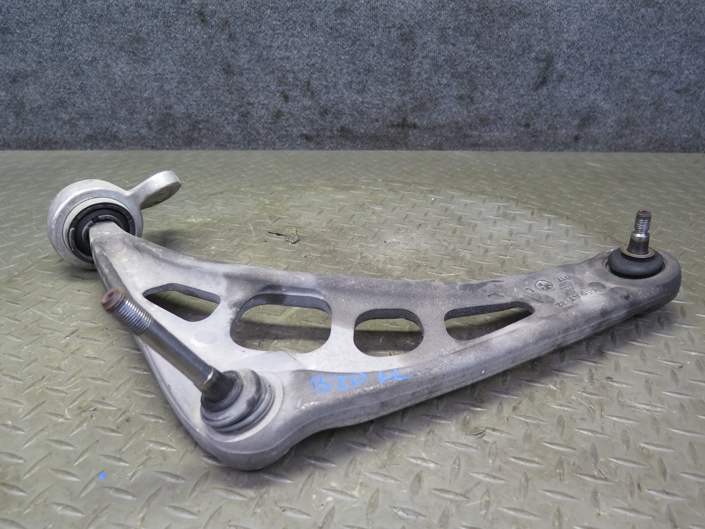 03-08 BMW E85 Z4 Set of 2 Front Left Right Lower Control Arm 110K Miles OEM