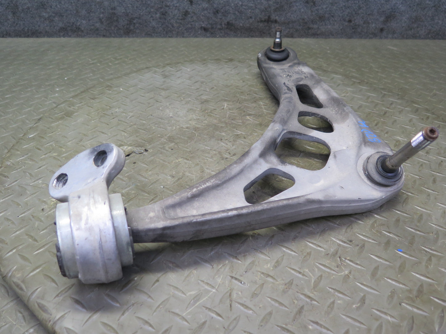 03-08 BMW E85 Z4 Set of 2 Front Left Right Lower Control Arm 110K Miles OEM
