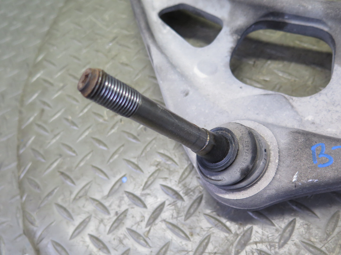 03-08 BMW E85 Z4 Set of 2 Front Left Right Lower Control Arm 110K Miles OEM