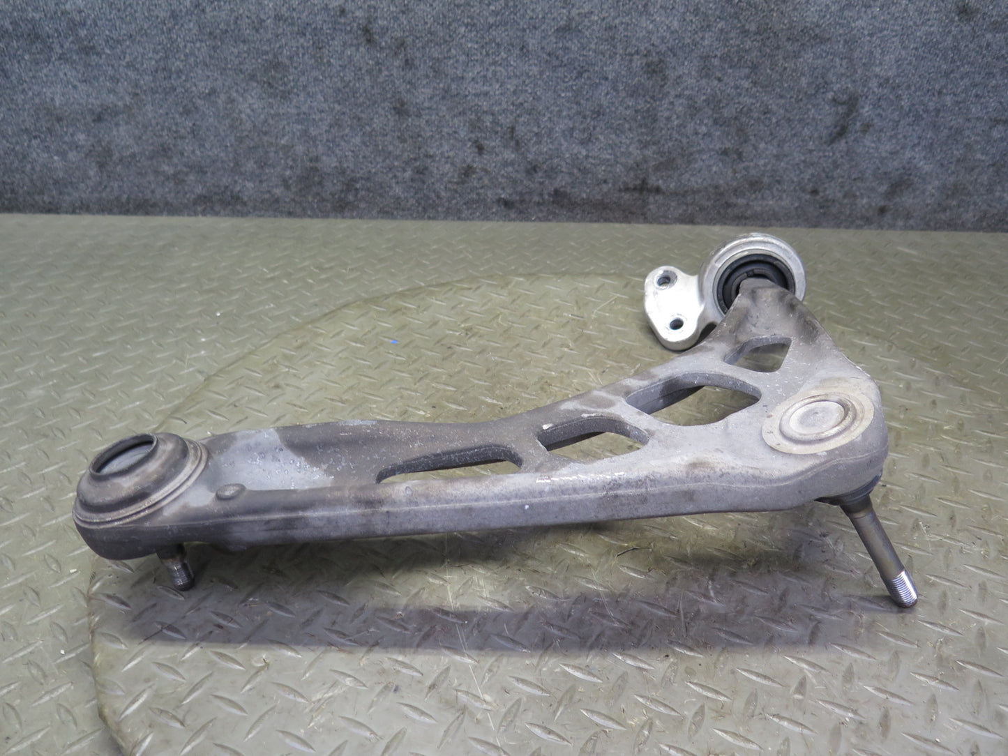 03-08 BMW E85 Z4 Set of 2 Front Left Right Lower Control Arm 110K Miles OEM