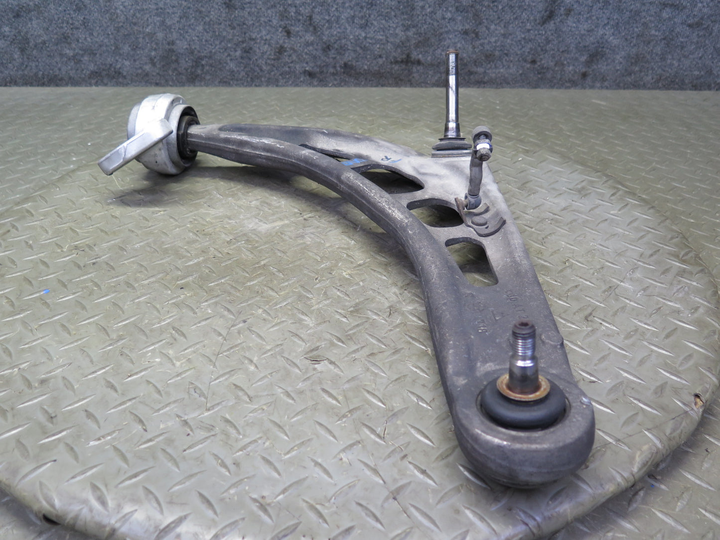 03-08 BMW E85 Z4 Set of 2 Front Left Right Lower Control Arm 110K Miles OEM