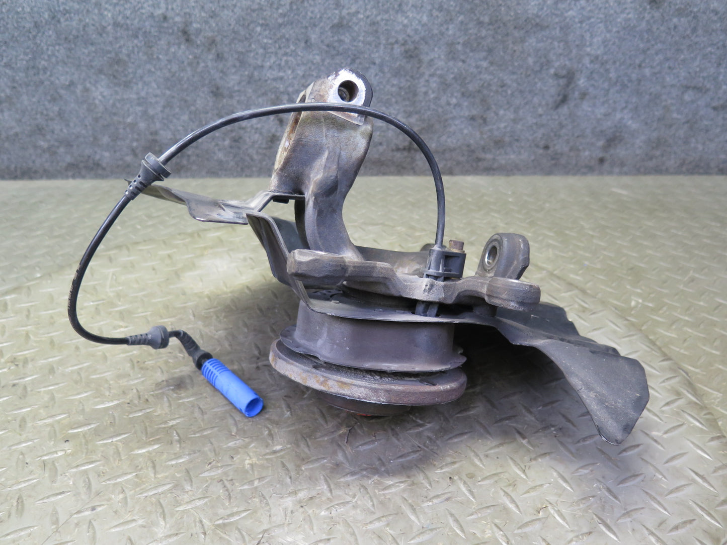 06-08 BMW E85 Z4 3.0Si N52 RWD Front Left Spindle Knuckle Wheel Hub Bearing OEM